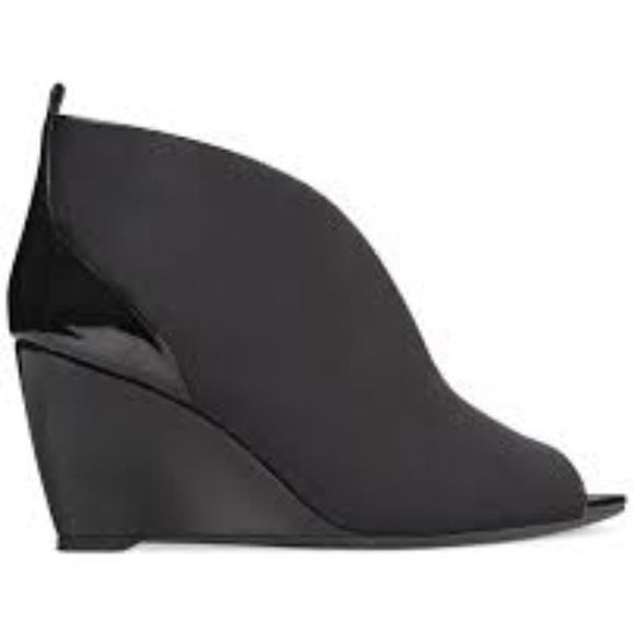 bandolino peep toe wedge